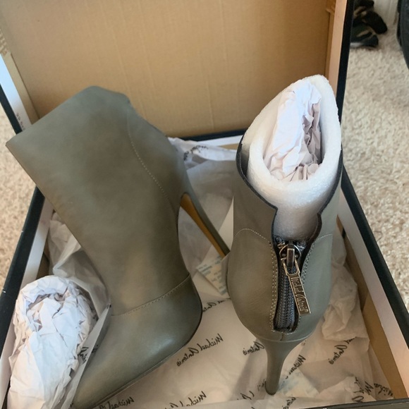 Grey booties - Picture 3 of 3